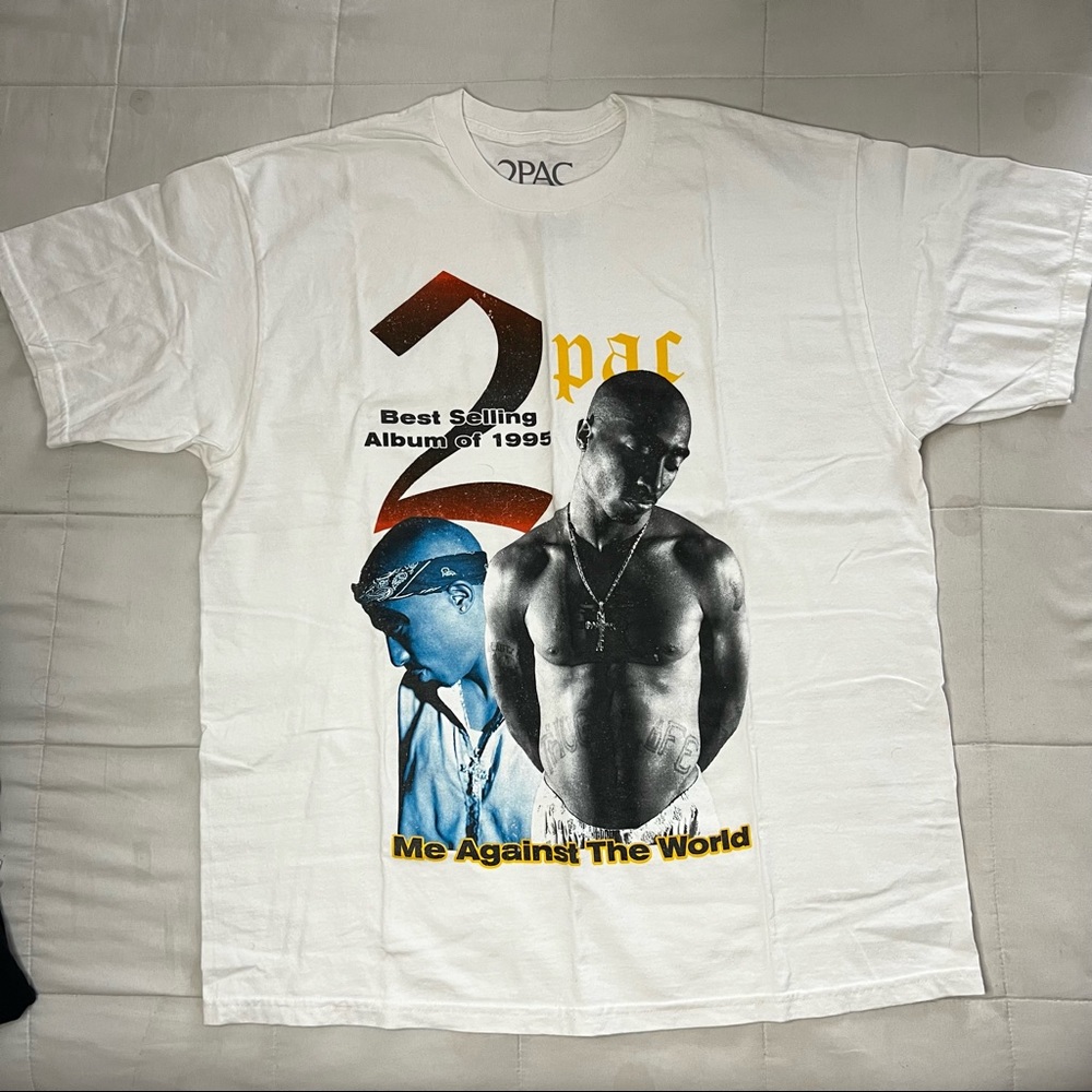 Men’s Tupac shirt